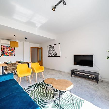 Heart Location & Parking Apartment Малага Екстериор снимка