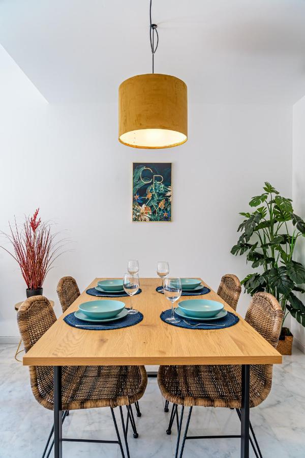 Heart Location & Parking Apartment Малага Екстериор снимка