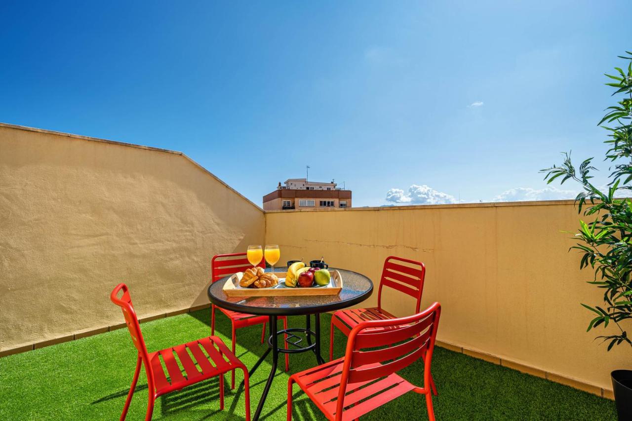 Heart Location & Parking Apartment Малага Екстериор снимка